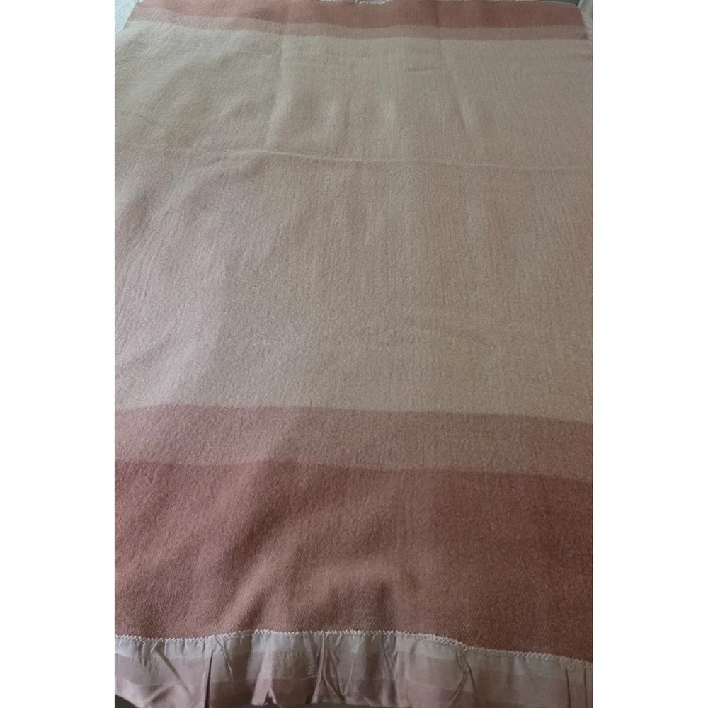 Vintage St.  Marys 100% Wool‎ Camp Striped Blanket Peach Pink Ombre 56x80